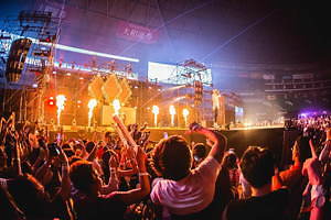【開催中止】オールナイト音楽フェス「ミュージックサーカス 福岡」ペイペイドームが巨大なダンスフロアに｜写真1