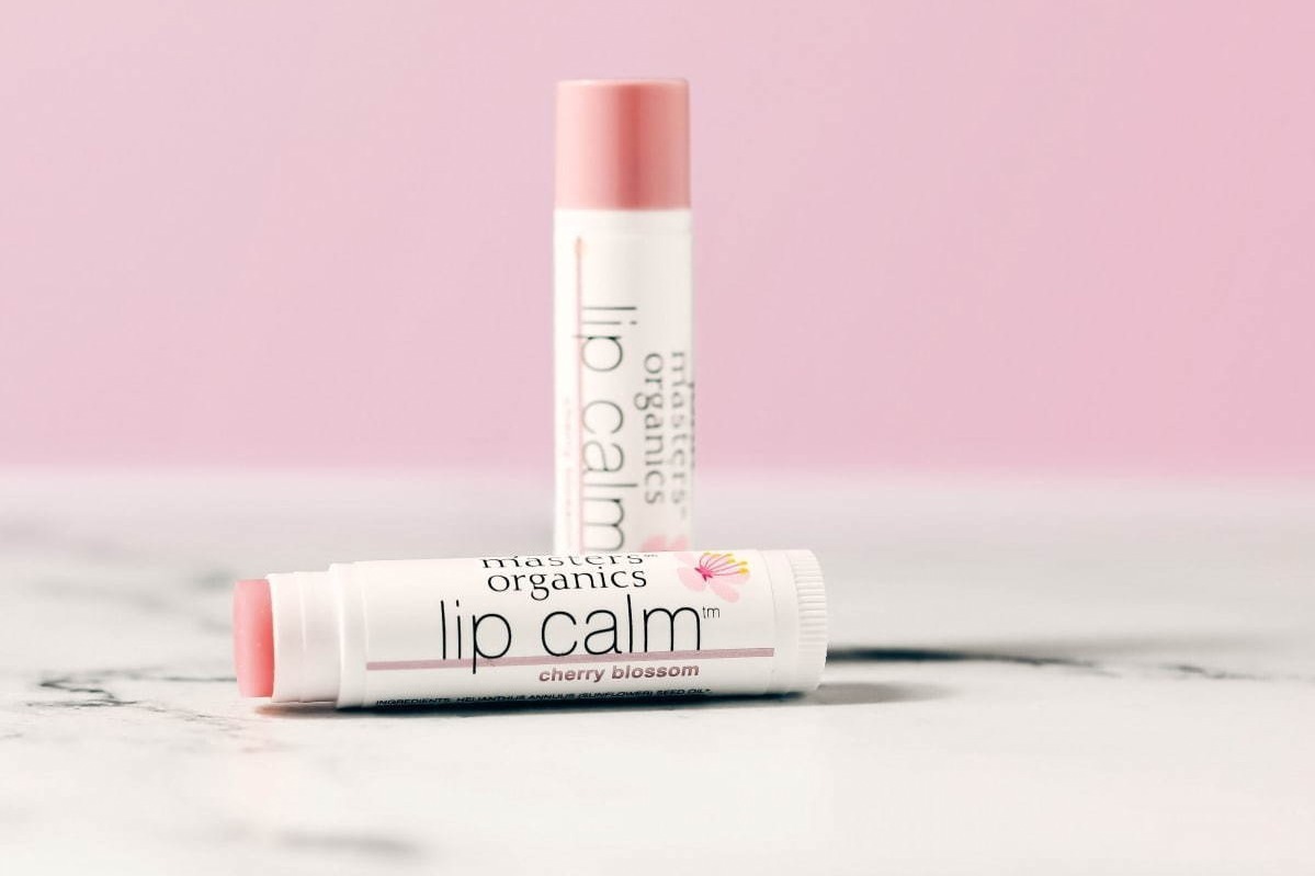 オーガニックコスメ｜ジョンマスターオーガニック“甘酸っぱいチェリーブロッサム”香る春の桜色リップクリーム