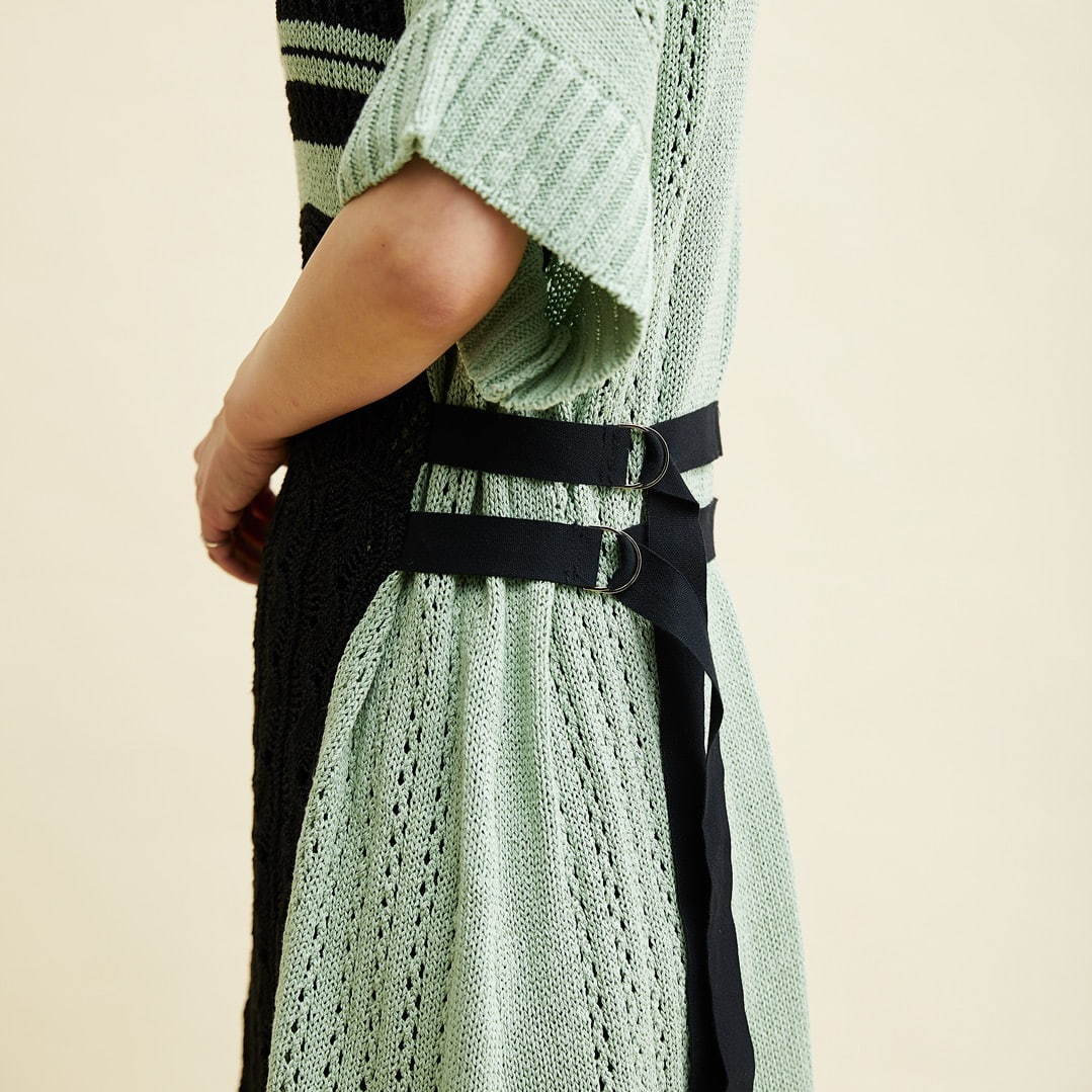 エボニー“グリーンカラー”のニットドレス＆スカート、ミッドウエスト限定で発売｜写真3