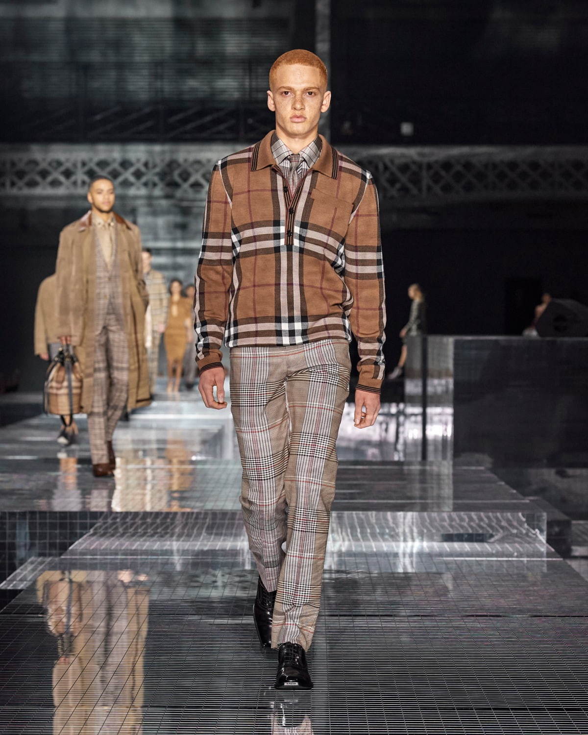 バーバリー(BURBERRY) 2020-21年秋冬メンズコレクション  - 写真2