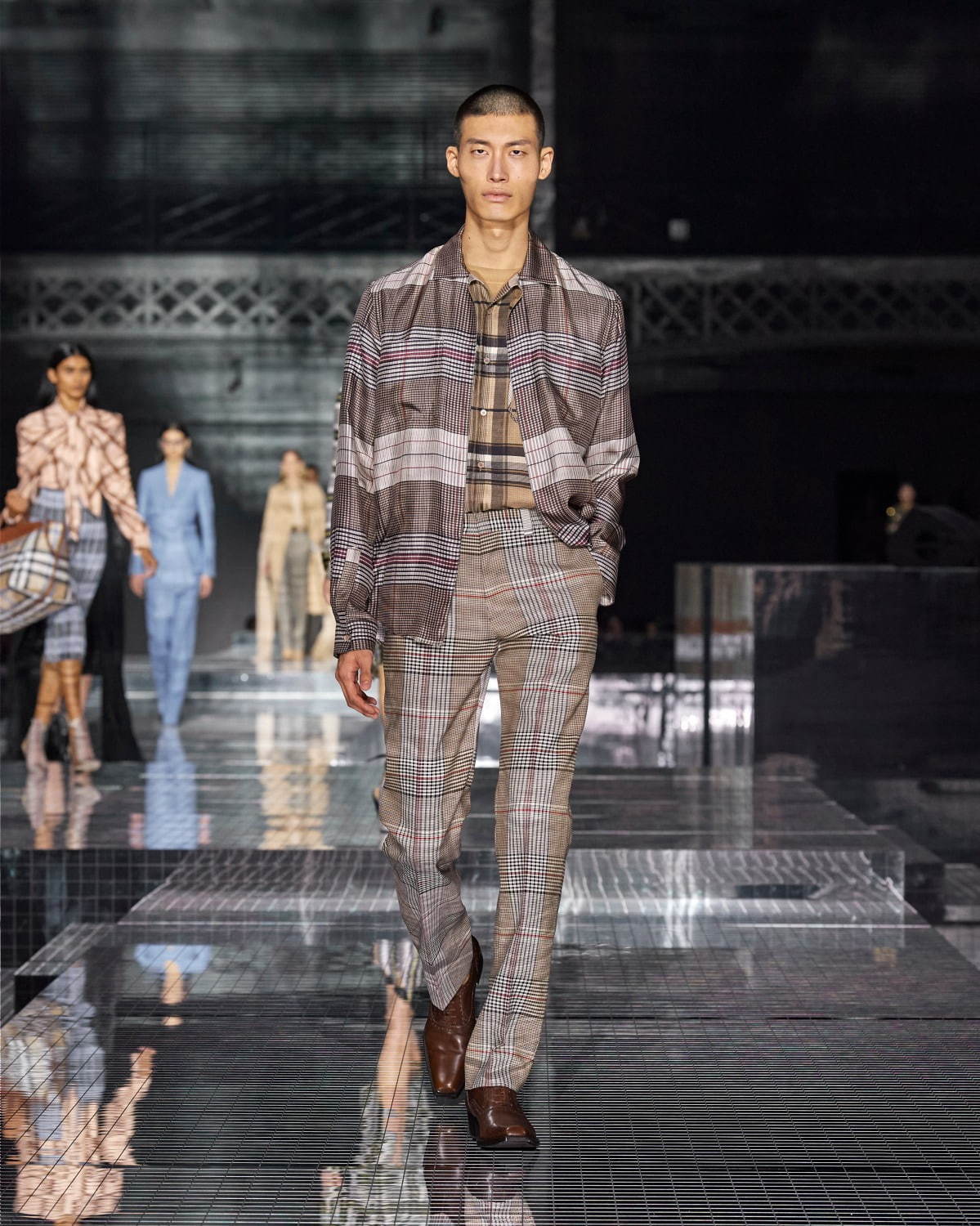 バーバリー(BURBERRY) 2020-21年秋冬メンズコレクション  - 写真6