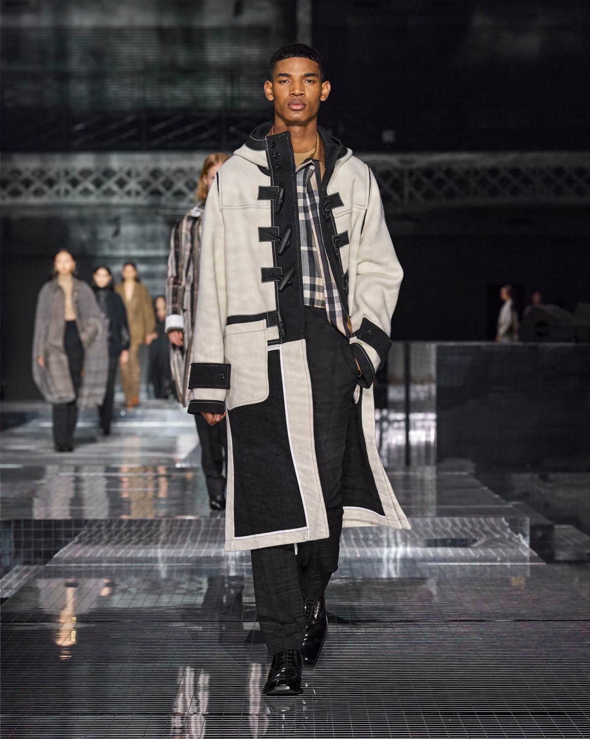 バーバリー(BURBERRY) 2020-21年秋冬メンズコレクション  - 写真9