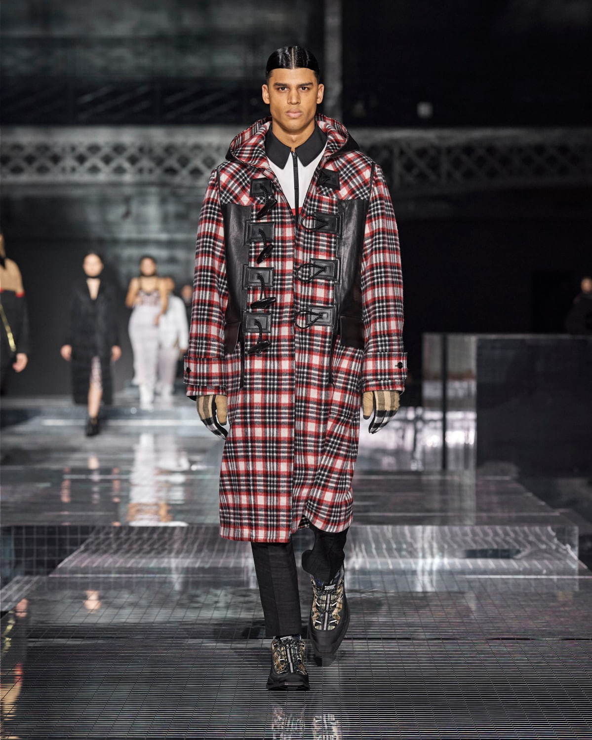 バーバリー(BURBERRY) 2020-21年秋冬メンズコレクション  - 写真18