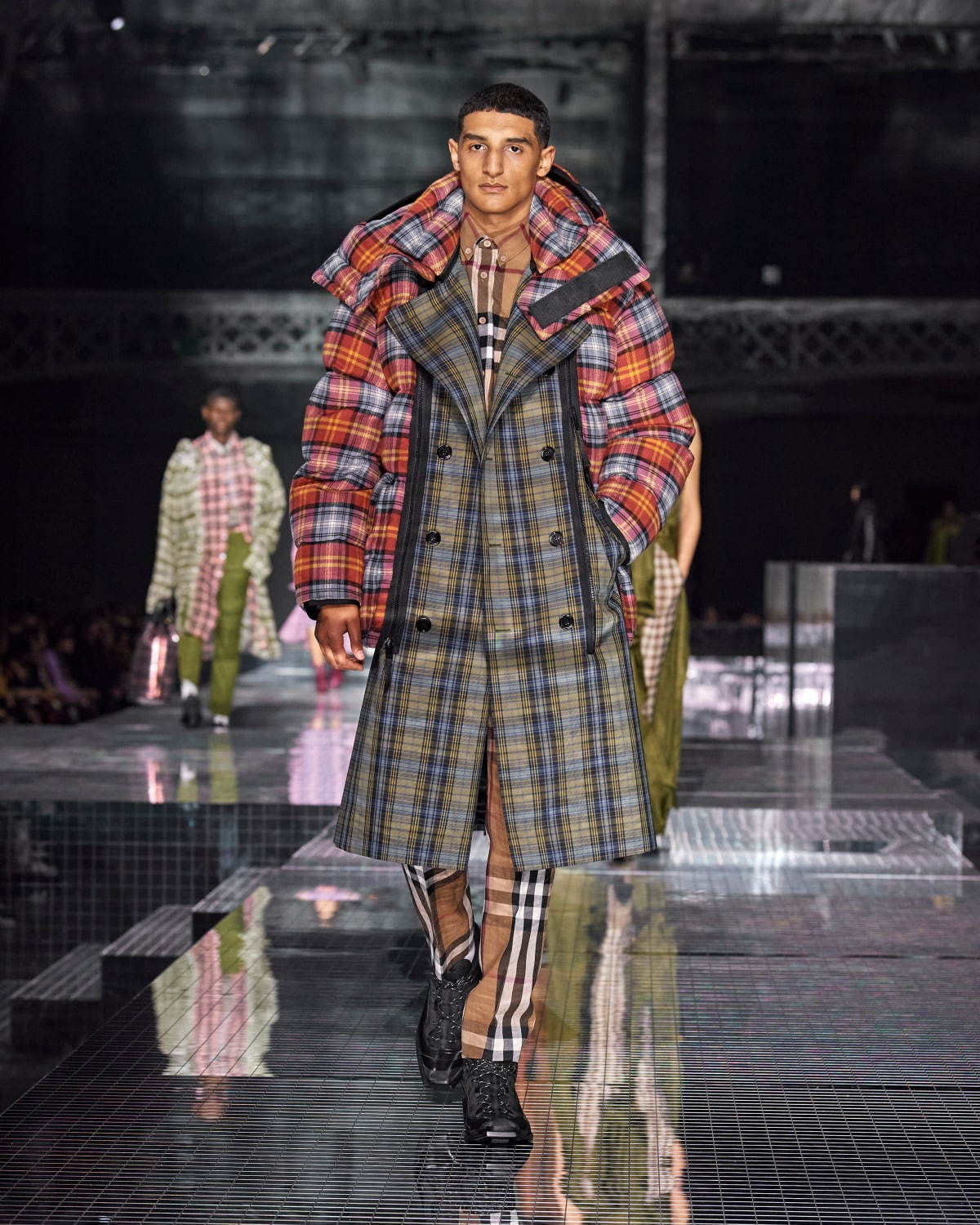 バーバリー(BURBERRY) 2020-21年秋冬メンズコレクション  - 写真19