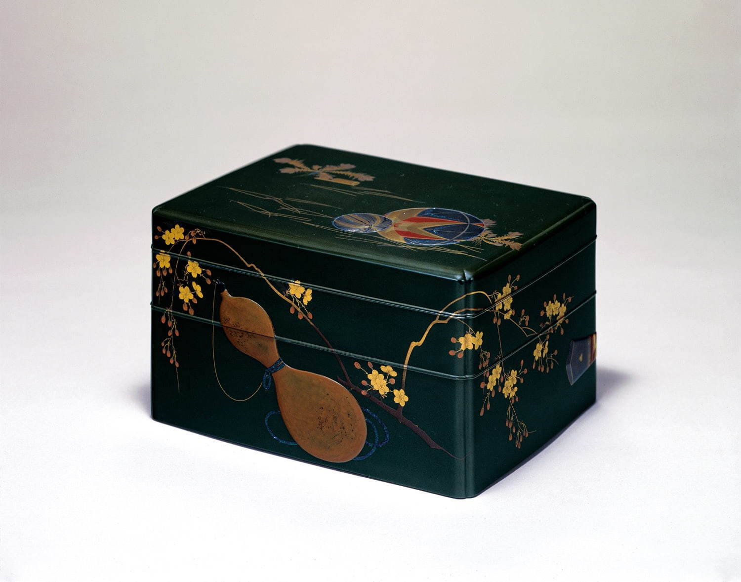 「五節句蒔絵手箱」柴田是真・一合、明治時代 19世紀、サントリー美術館