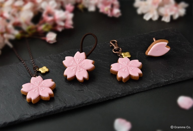 Q-pot.「桜シュガークッキー」の新作アクセサリー、花をかたどったネックレスや花びらリングなど | 写真