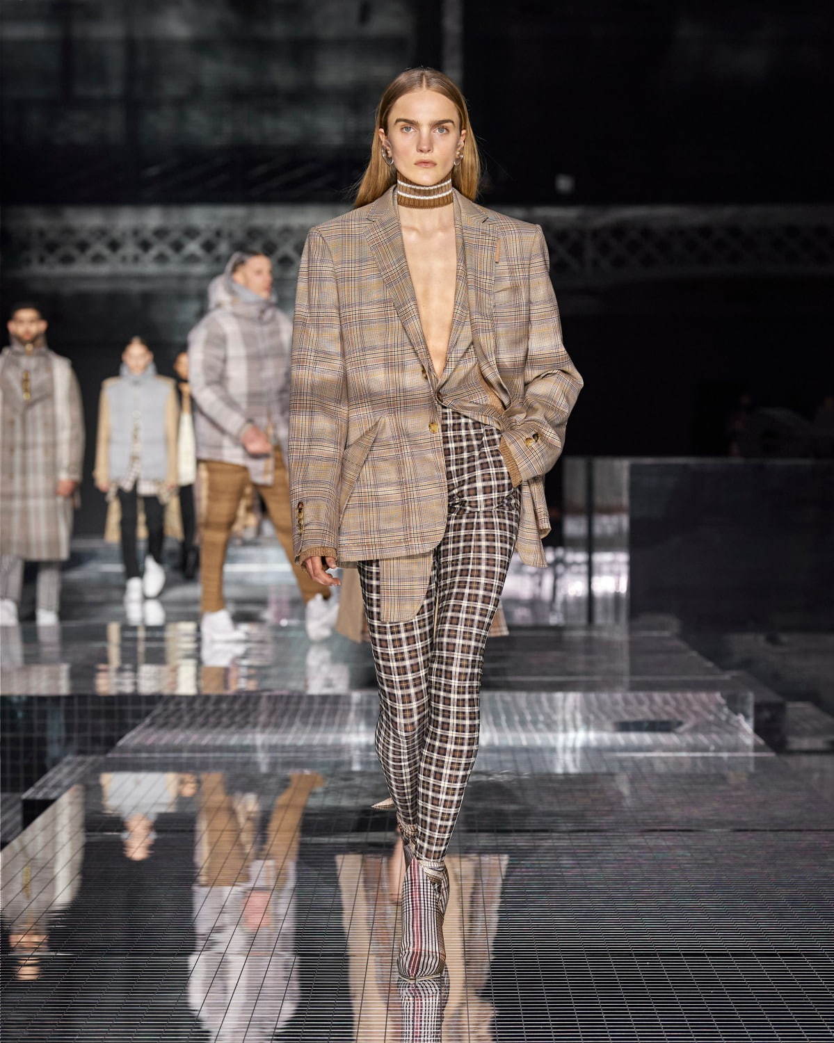 バーバリー(BURBERRY) 2020-21年秋冬ウィメンズコレクション  - 写真45