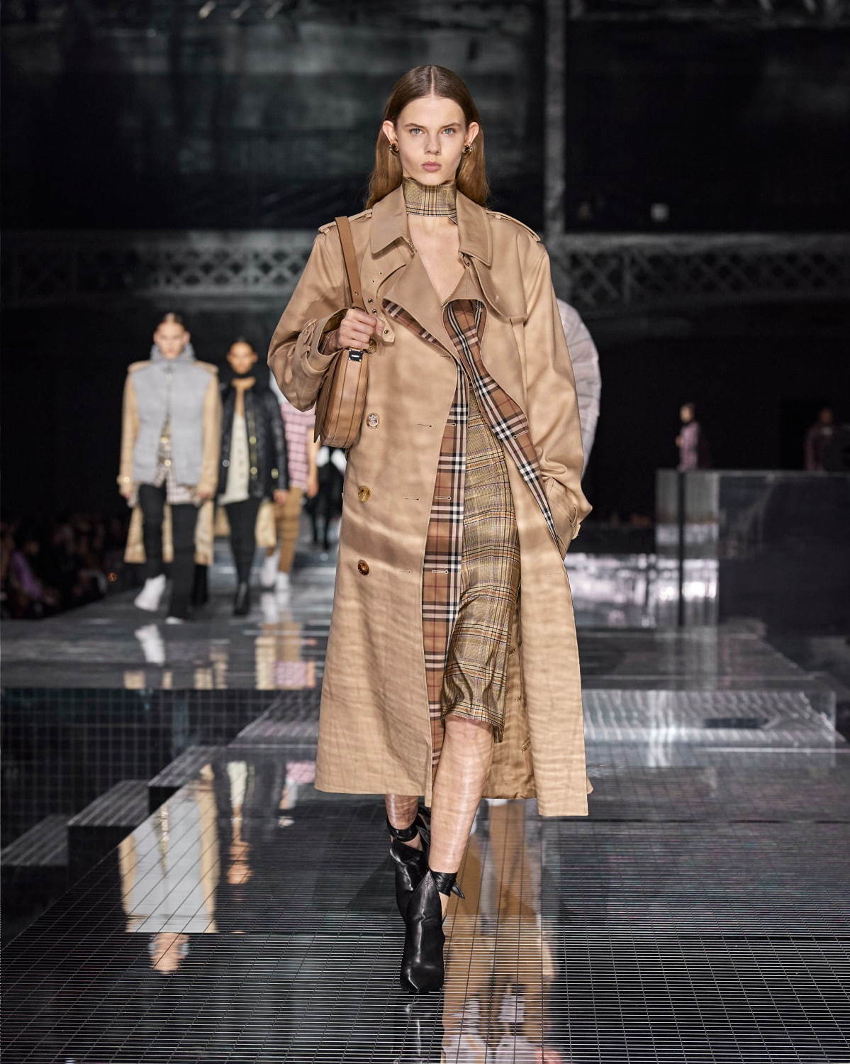 バーバリー(BURBERRY) 2020-21年秋冬ウィメンズコレクション  - 写真46