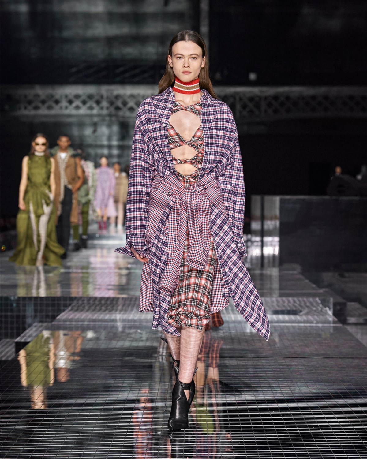 バーバリー(BURBERRY) 2020-21年秋冬ウィメンズコレクション  - 写真55