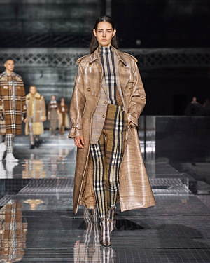 バーバリー(BURBERRY) 2020-21年秋冬ウィメンズコレクション  - 写真35