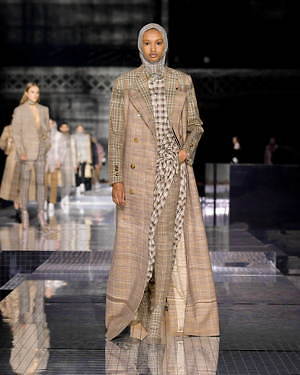 バーバリー(BURBERRY) 2020-21年秋冬ウィメンズコレクション  - 写真43