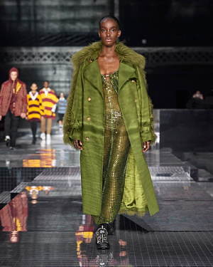 バーバリー(BURBERRY) 2020-21年秋冬ウィメンズコレクション  - 写真60