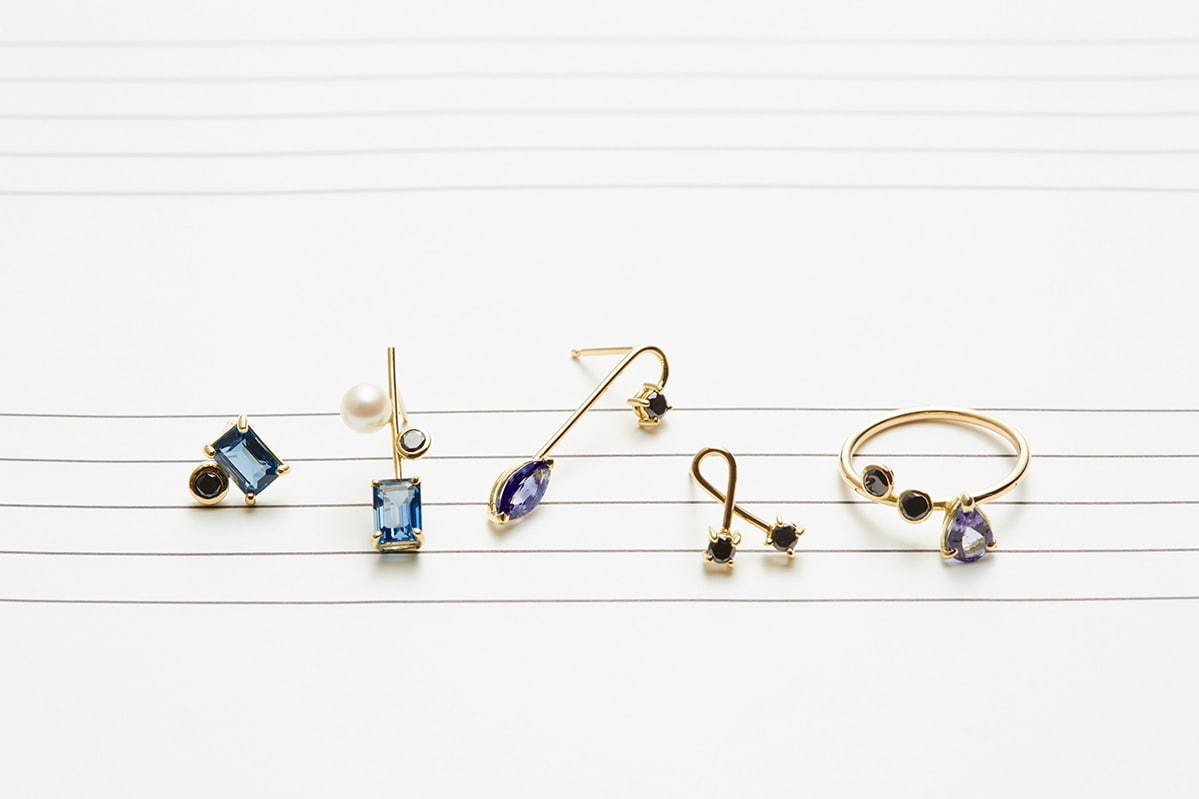 SWINGING JAZZ シリーズ
左から) ピアス(片耳)34,000円＋税、48,000円＋税、54,000円＋税、26,000円＋税、リング 115,000円＋税