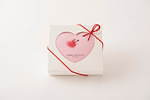 ピエール マルコリーニのホワイトデー - グラデーションハート型チョコ、ローズやフランボワーズなど｜写真3