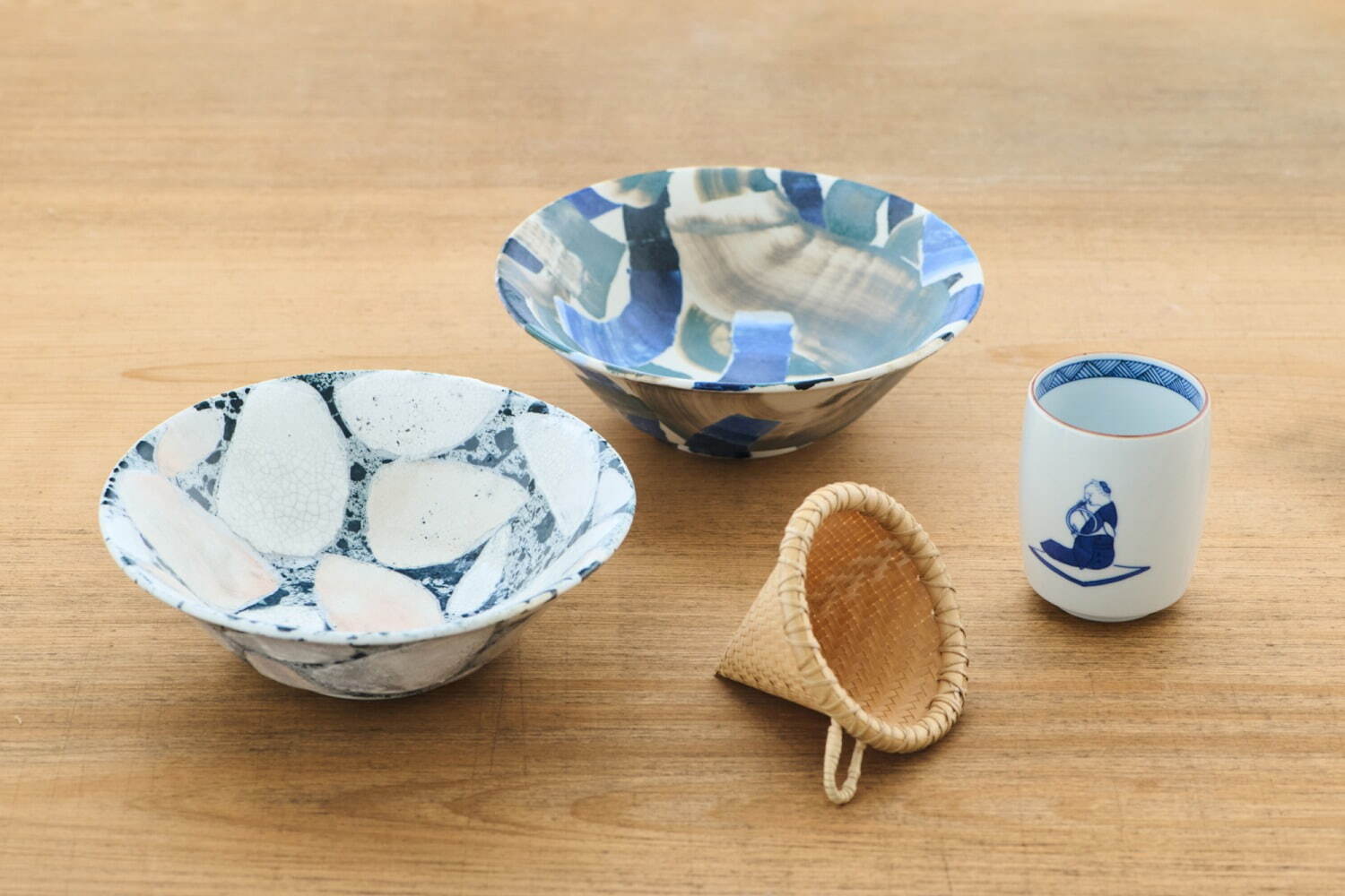 シャネル(CHANEL), N.ハリウッド(N.HOOLYWOOD), パトゥ(Patou), トラント(Torrente), メゾン キツネ(Maison Kitsuné), ヴァレクストラ(Valextra), ビクトリノックス(VICTORINOX), マスターピース(master-piece), エーグル(AIGLE), グレースコンチネンタル(GRACE CONTINENTAL), フォーナインズ(999.9), ランドリー(Laundry), グルメ(GOURMET), パドカレ(pas de calais), エムエイチエル.(MHL.), マッキントッシュ フィロソフィー(MACKINTOSH PHILOSOPHY), スノーピーク(Snow Peak), スターバックス(Starbucks Coffee), ヒロタカ(Hirotaka), アンドワンダー(and wander), ピエール マルコリーニ(Pierre Marcolini), タリーズコーヒー(TULLY'S COFFEE), プレインピープル(PLAIN PEOPLE), エヴァムエヴァ(evam eva), セオリーリュクス(Theory luxe), デサント(DESCENTE), マザーハウス(MOTHERHOUSE), ヒロコ ハヤシ(HIROKO HAYASHI), アスレティア(athletia), タビオ(Tabio), アコメヤ トウキョウ(AKOMEYA TOKYO), マッカージュ(MACKAGE), クリスピー・クリーム・ドーナツ(Krispy Kreme Doughnuts), ニュートラルワークス.(NEUTRALWORKS.), ミュシャ(MUCHA) ワン・フクオカ・ビルディング｜写真36