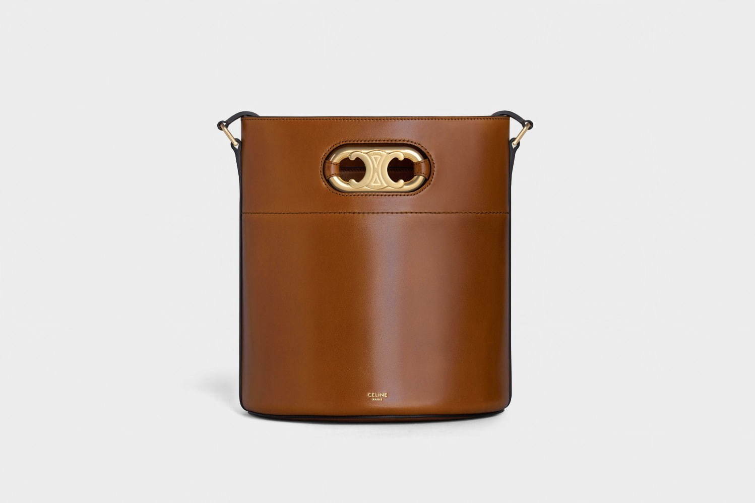 セリーヌの新作バッグ「マイヨン トリオンフ」“凱旋門を囲むチェーン 