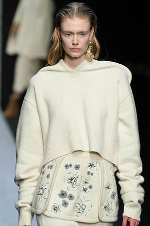 アンテプリマ 2020-21年秋冬コレクション - 白銀の荒野、自然の息吹｜写真2