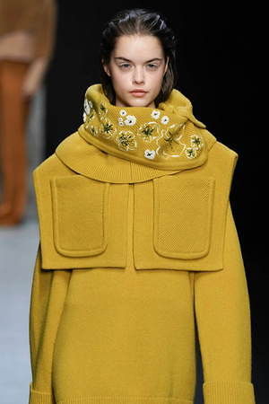 アンテプリマ 2020-21年秋冬コレクション - 白銀の荒野、自然の息吹｜写真31
