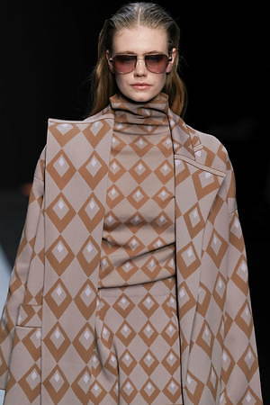 アンテプリマ 2020-21年秋冬コレクション - 白銀の荒野、自然の息吹｜写真48