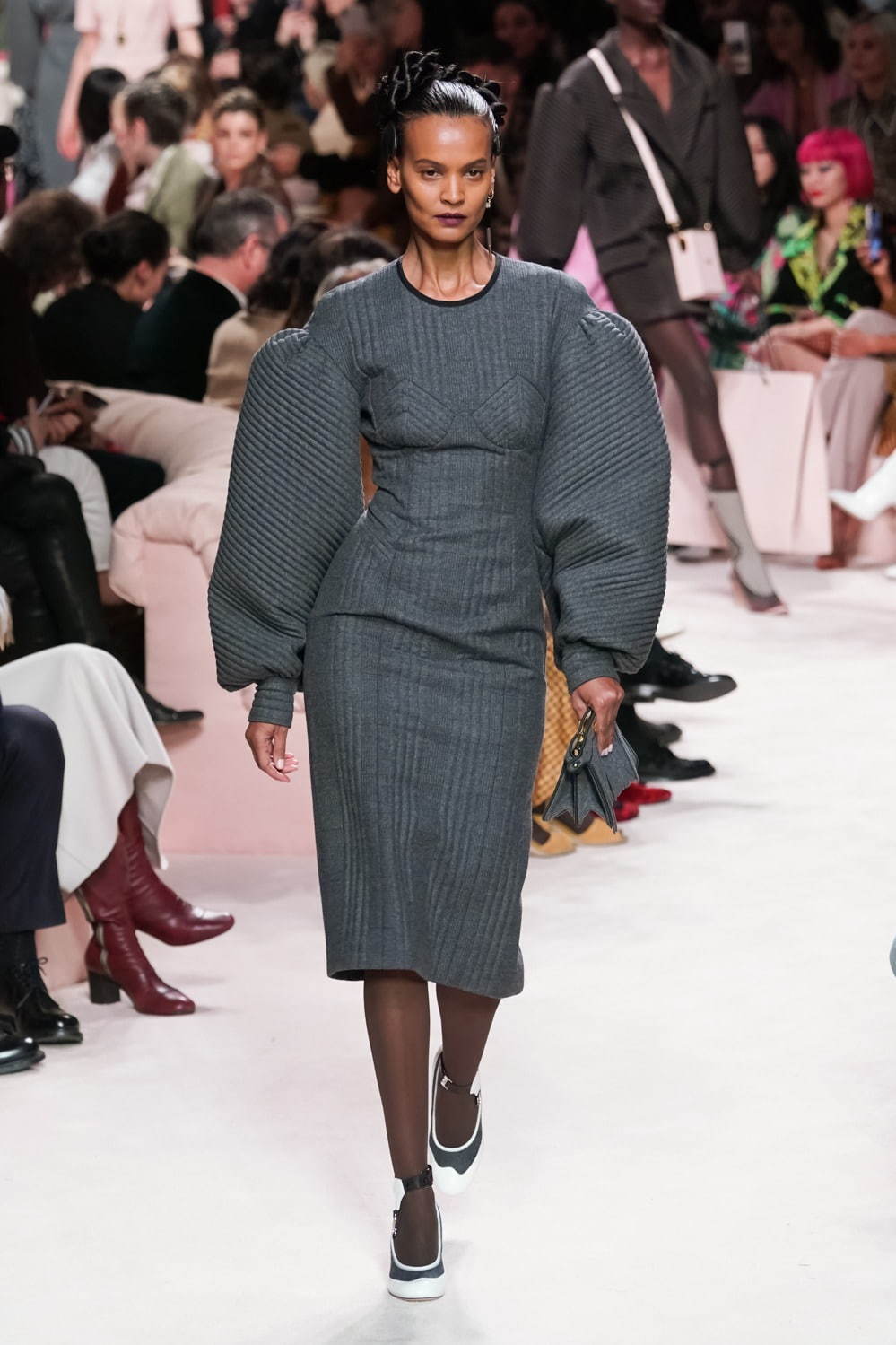 フェンディ(FENDI) 2020-21年秋冬ウィメンズコレクション シルエット - 写真3