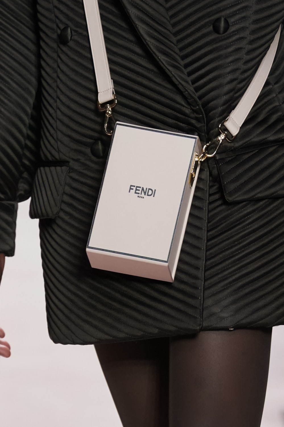 フェンディ(FENDI) 2020-21年秋冬ウィメンズコレクション ディテール - 写真3