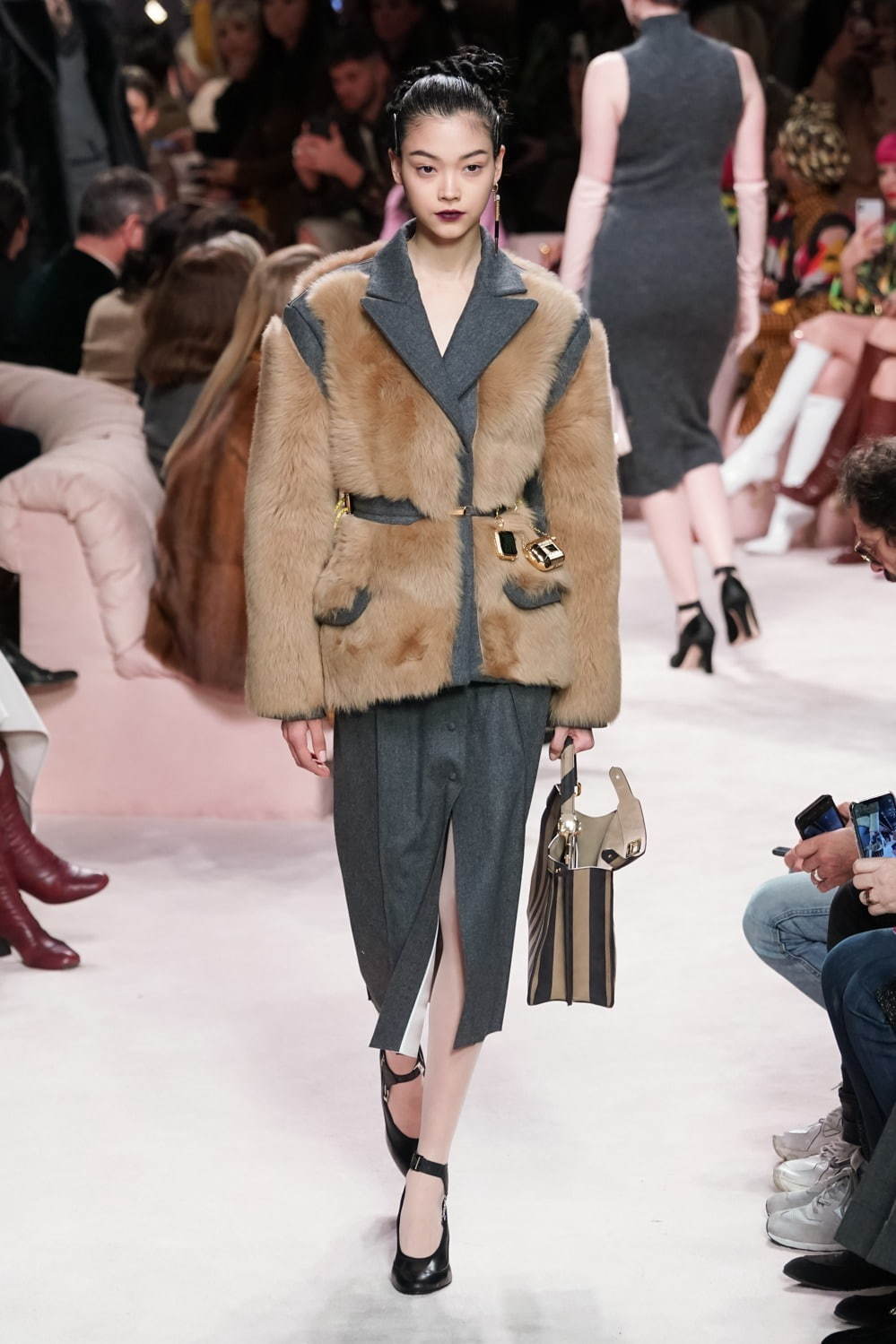 フェンディ(FENDI) 2020-21年秋冬ウィメンズコレクション  - 写真20