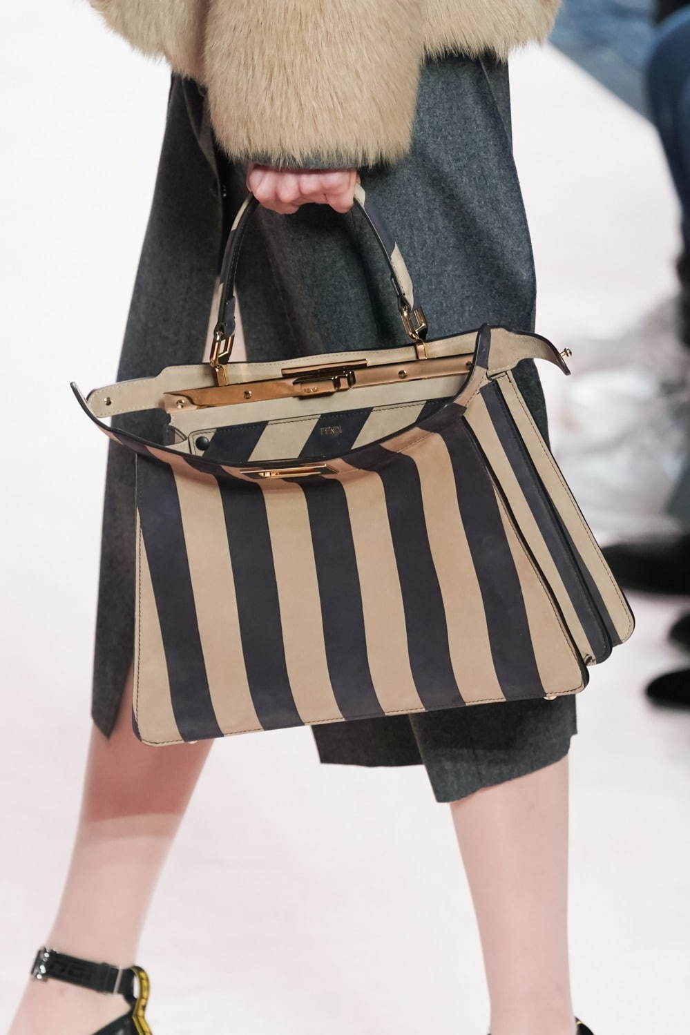 フェンディ(FENDI) 2020-21年秋冬ウィメンズコレクション ディテール - 写真11