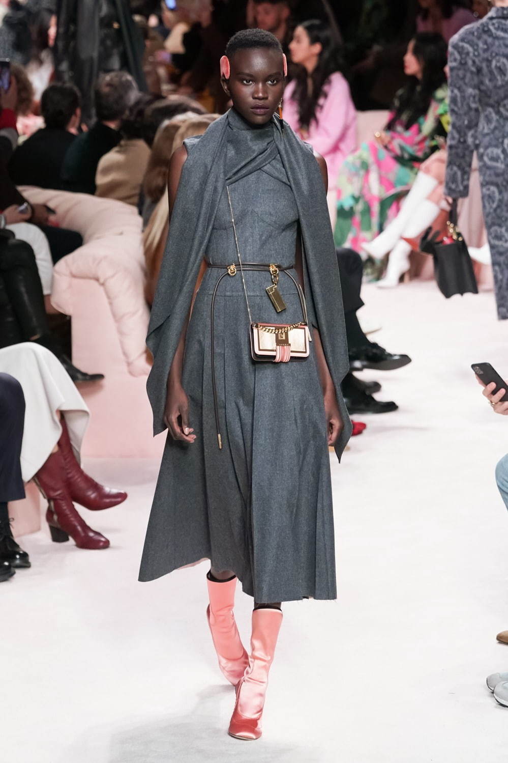 フェンディ(FENDI) 2020-21年秋冬ウィメンズコレクション シルエット - 写真17