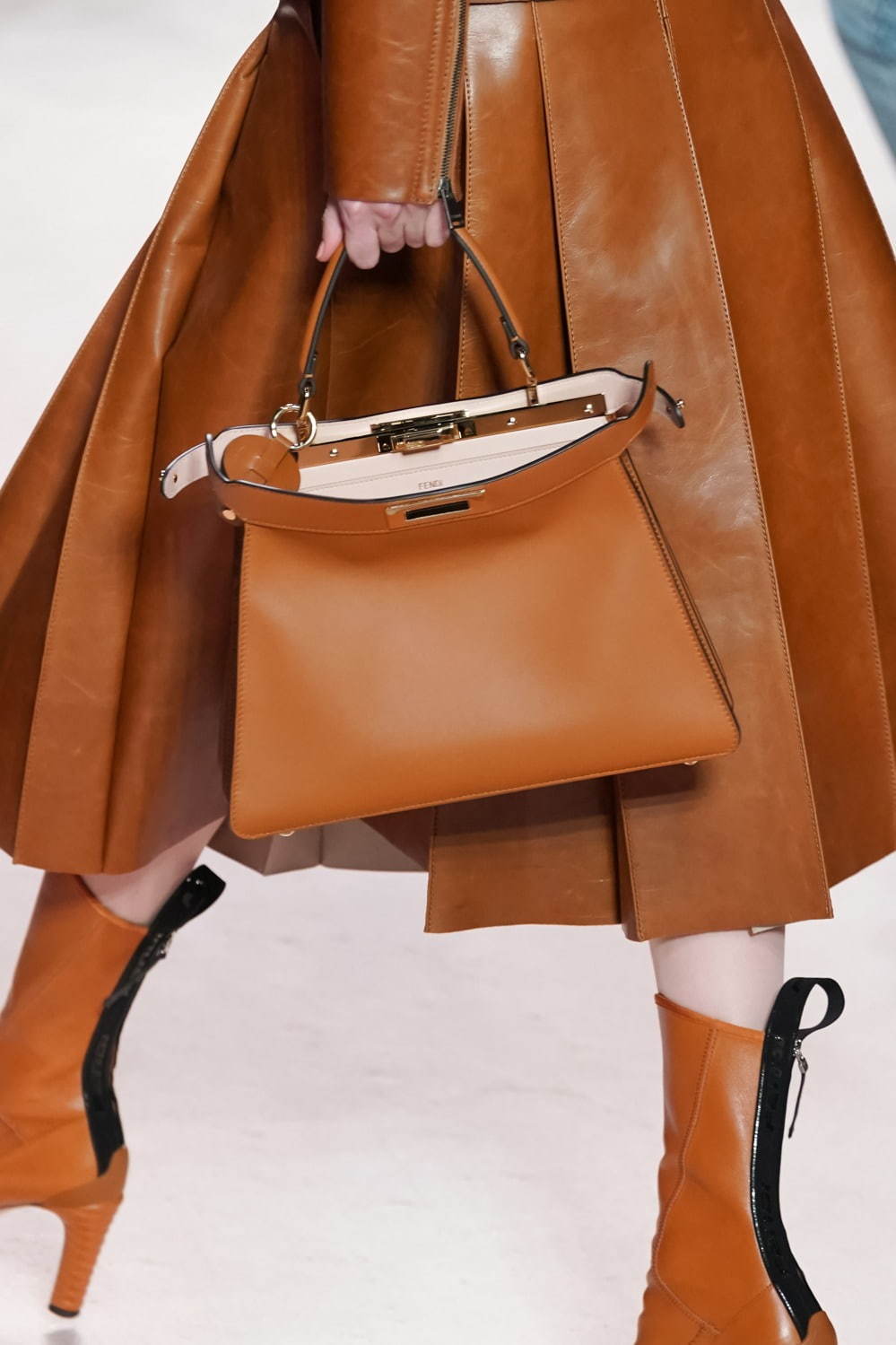 フェンディ(FENDI) 2020-21年秋冬ウィメンズコレクション  - 写真49