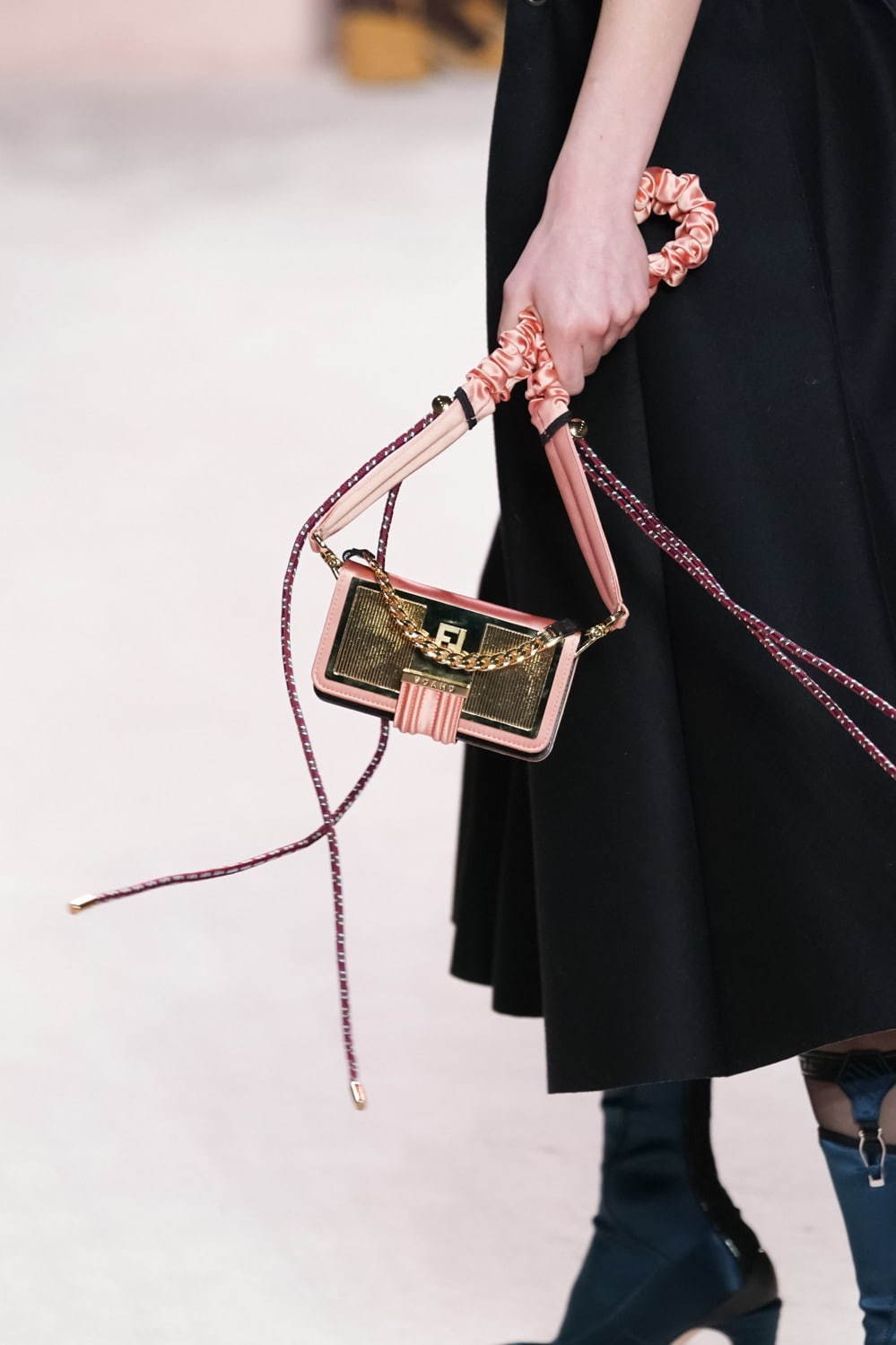 フェンディ(FENDI) 2020-21年秋冬ウィメンズコレクション ディテール - 写真32