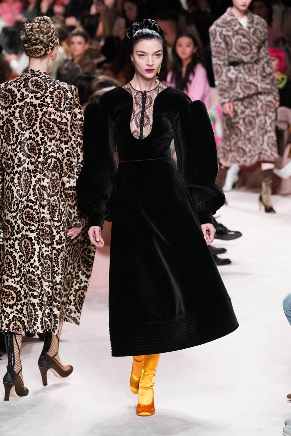 フェンディ(FENDI) 2020-21年秋冬ウィメンズコレクション シルエット - 写真37