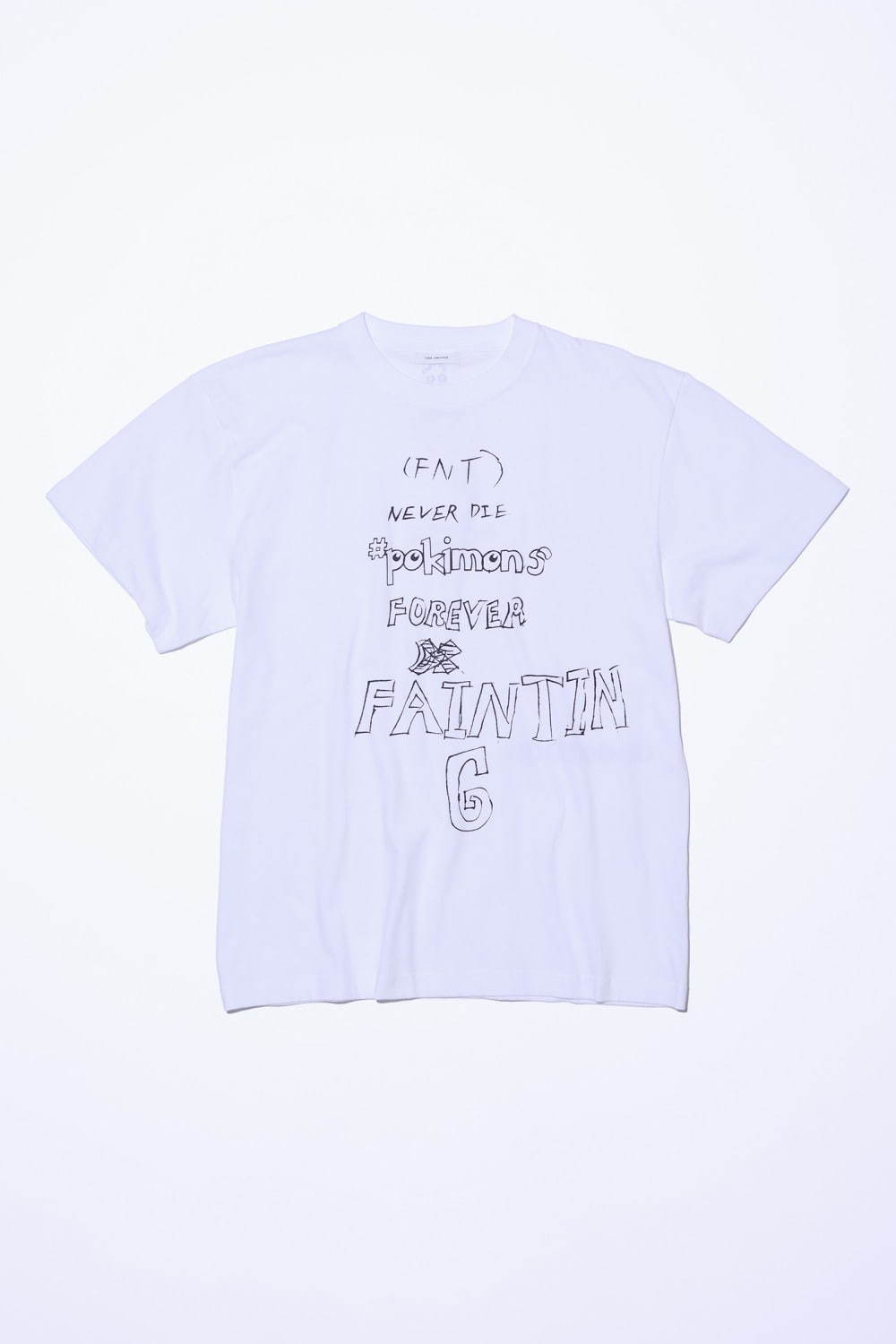 〈トーガ / ドッグス〉アーティスト・dodoとコラボしたプリントTシャツ