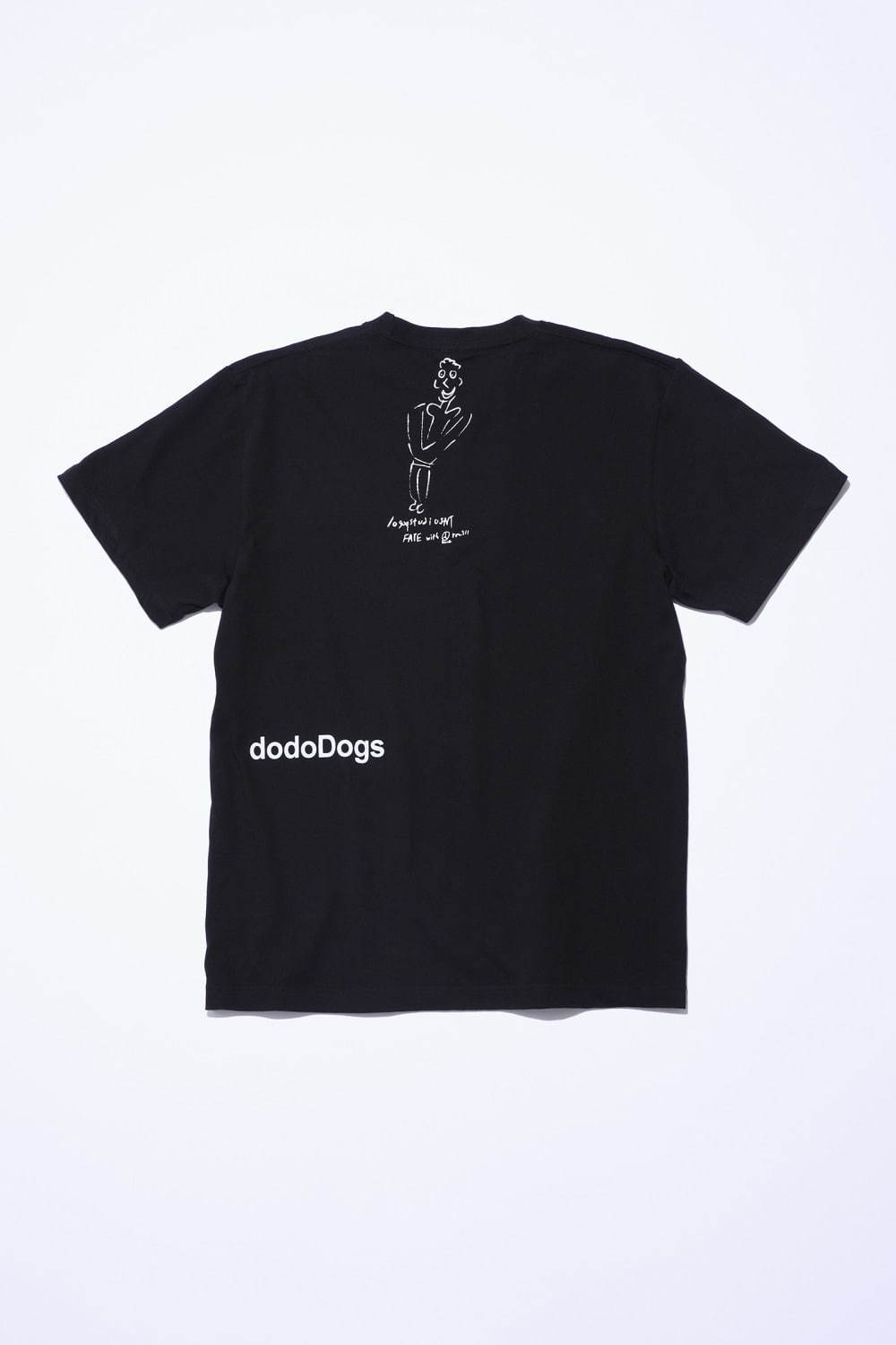 トーガ / ドッグスがアーティスト・dodoとコラボ、オリジナルイラストのプリントTシャツ | 写真
