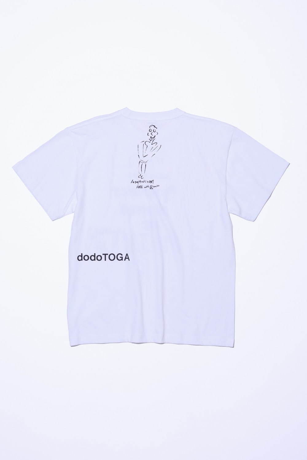トーガ / ドッグスがアーティスト・dodoとコラボ、オリジナルイラストのプリントTシャツ｜写真2