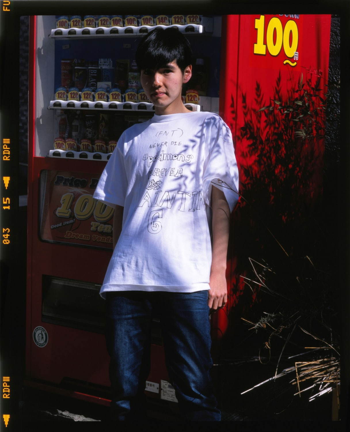 トーガ / ドッグスがアーティスト・dodoとコラボ、オリジナルイラストのプリントTシャツ｜写真5