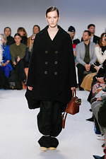 JW アンダーソン 2020年秋冬ウィメンズコレクション - ボリューム、有機的な躍動｜写真10