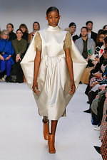 JW アンダーソン 2020年秋冬ウィメンズコレクション - ボリューム、有機的な躍動｜写真13