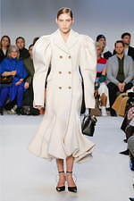 JW アンダーソン 2020年秋冬ウィメンズコレクション - ボリューム、有機的な躍動｜写真17