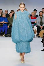 JW アンダーソン 2020年秋冬ウィメンズコレクション - ボリューム、有機的な躍動｜写真18