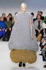 JW アンダーソン 2020年秋冬ウィメンズコレクション - ボリューム、有機的な躍動｜写真20