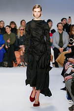 JW アンダーソン 2020年秋冬ウィメンズコレクション - ボリューム、有機的な躍動｜写真25