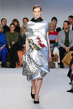 JW アンダーソン 2020年秋冬ウィメンズコレクション - ボリューム、有機的な躍動｜写真30