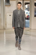 イッセイ ミヤケ メン 2013-14年秋冬コレクション - 飽くなき探求心が生み出したアーバン・モビリティ｜写真4