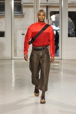 イッセイ ミヤケ メン 2013-14年秋冬コレクション - 飽くなき探求心が生み出したアーバン・モビリティ｜写真13