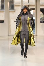 イッセイ ミヤケ メン 2013-14年秋冬コレクション - 飽くなき探求心が生み出したアーバン・モビリティ｜写真31