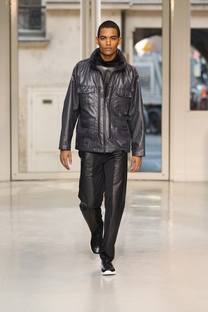 イッセイ ミヤケ メン 2013-14年秋冬コレクション - 飽くなき探求心が生み出したアーバン・モビリティ｜写真15