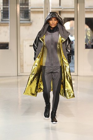 イッセイ ミヤケ メン 2013-14年秋冬コレクション - 飽くなき探求心が生み出したアーバン・モビリティ｜写真31