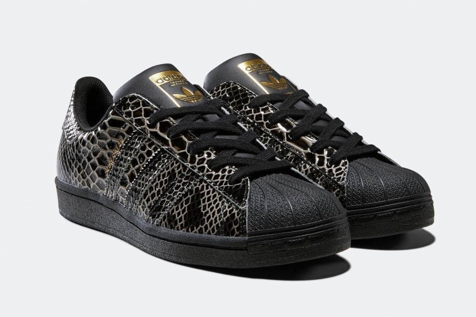 アディダス オリジナルスのスニーカー「スーパースター」新作、レースレスモデルや蛇皮デザイン