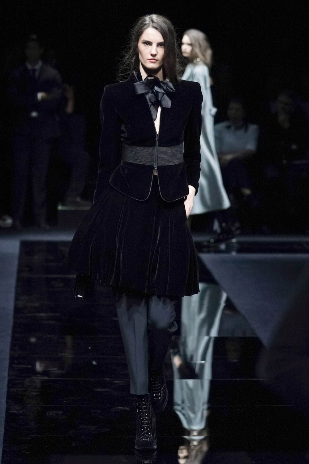 エンポリオ アルマーニ(EMPORIO ARMANI) 2020-21年秋冬ウィメンズコレクション シルエット - 写真26