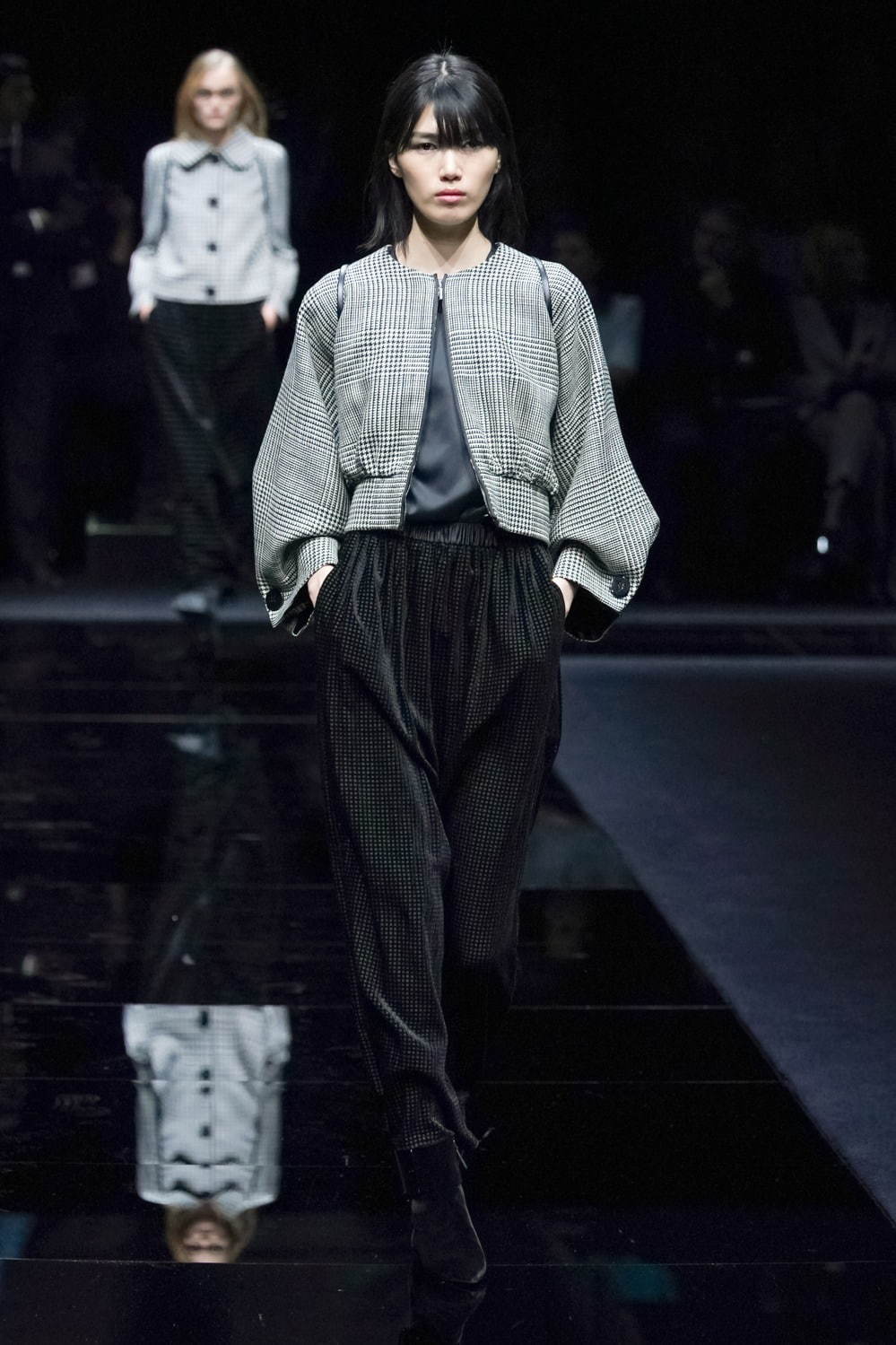 エンポリオ アルマーニ(EMPORIO ARMANI) 2020-21年秋冬ウィメンズコレクション シルエット - 写真30